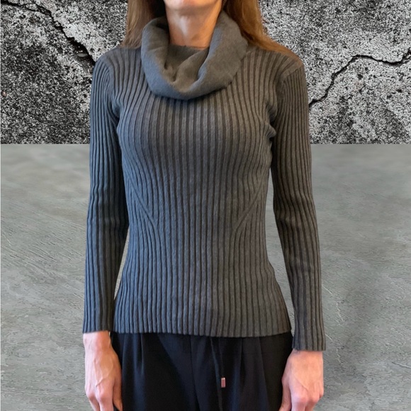 Cowl Neck Sweater, gray, soft, stretchy for multi size fit, w/ sunscreen, Sz S - Picture 2 of 8